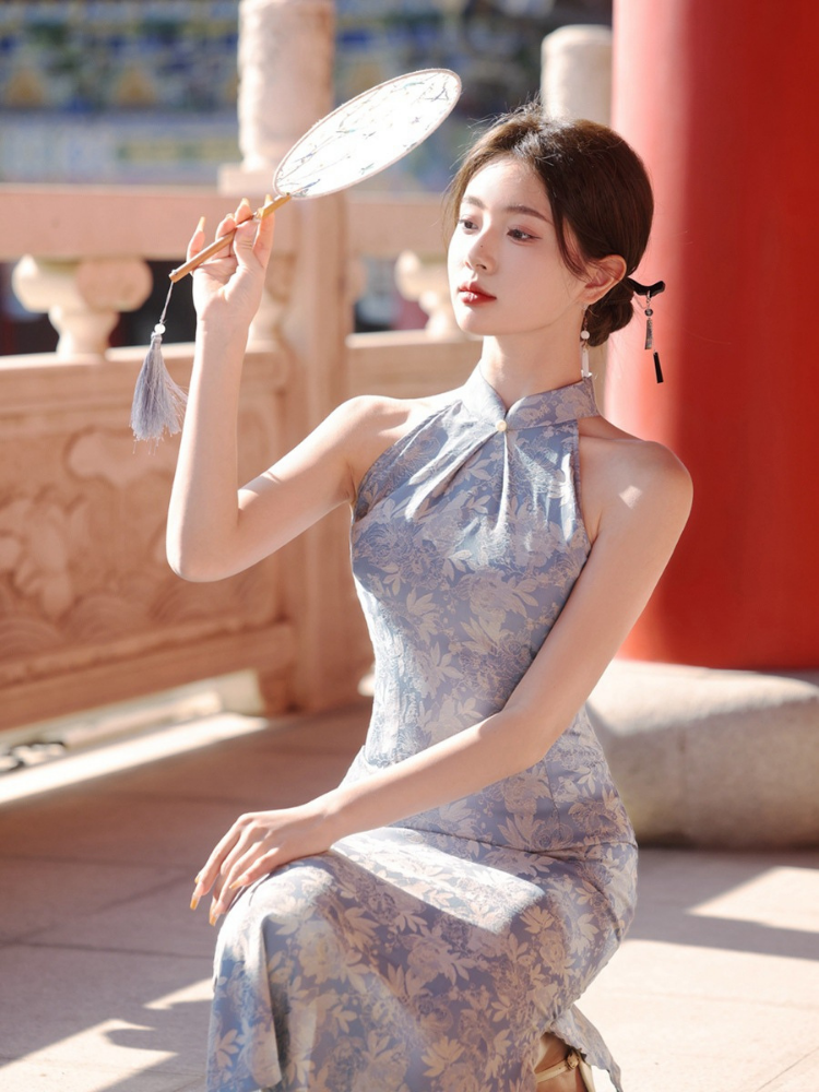 New Chinese-style Embossed Cheongsam